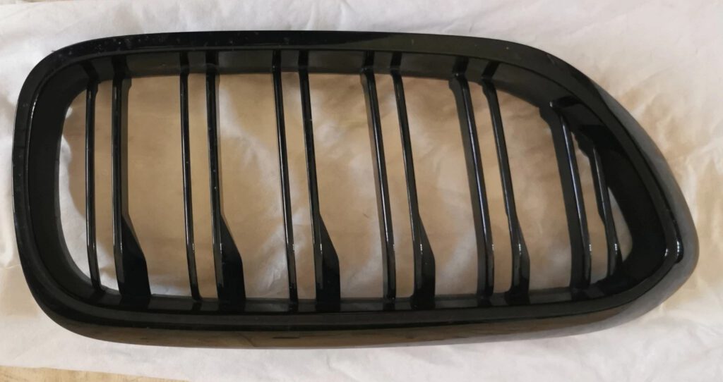 BMW 5 Series F90 Grille