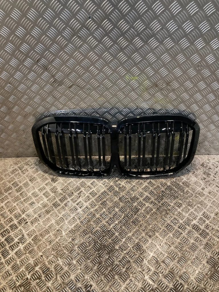 BMW X7 G07 Grille OEM 51138745732