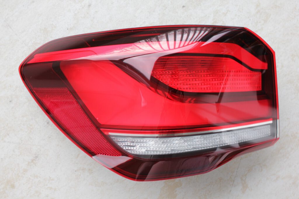 BMW X1 F48 Rückleuchte OEM 63217477713