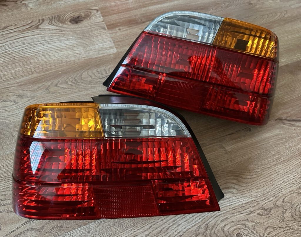 BMW 7er E38 Rückleuchte OEM 8379114