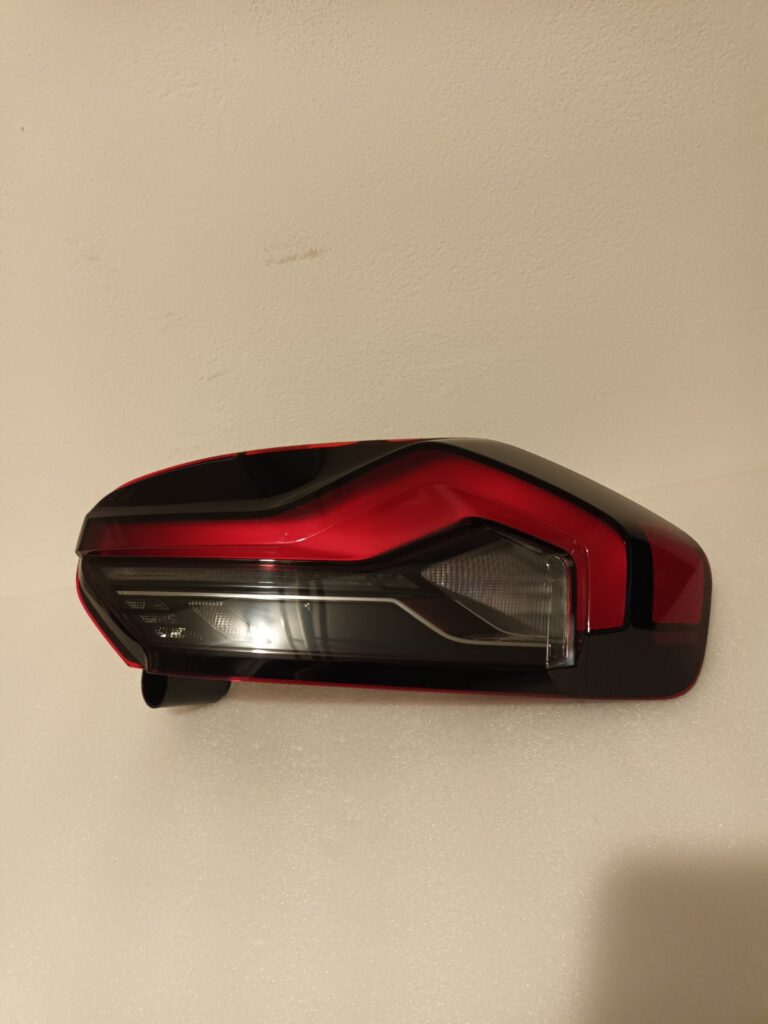BMW Série 2 G42 feu arrière OEM 8494328