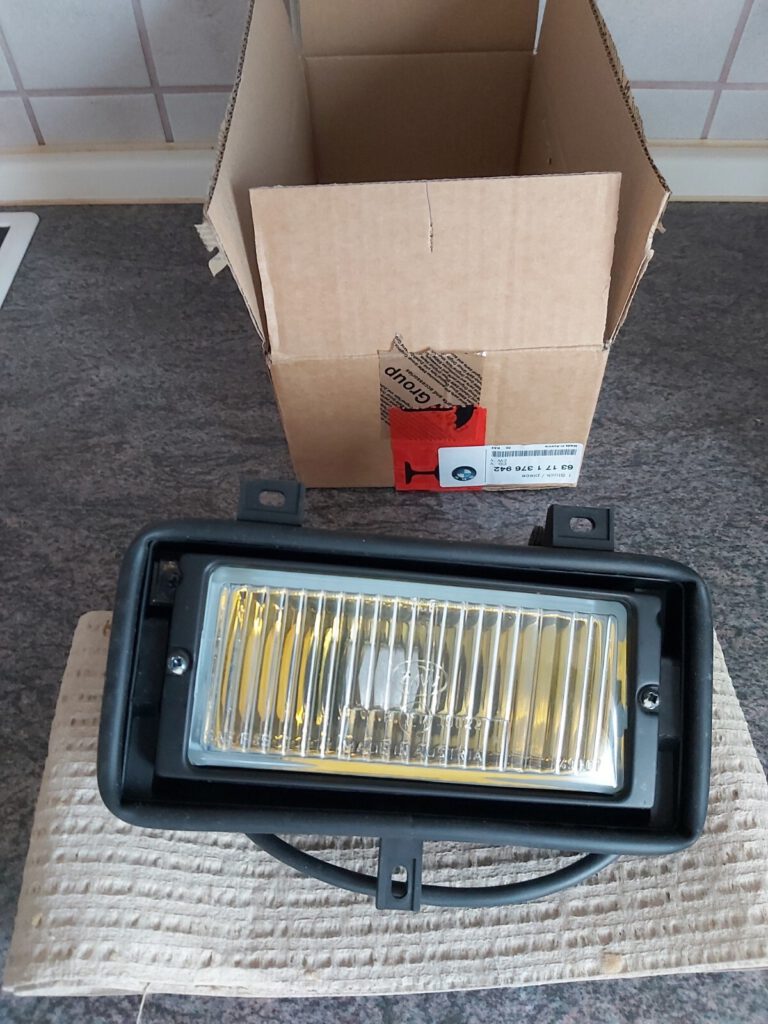 BMW Série 3 E30 antibrouillard OEM 63171376942