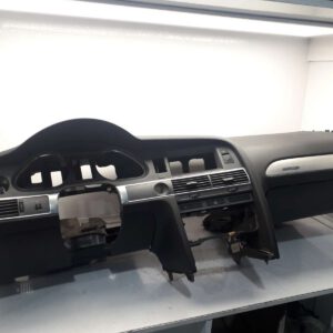 Audi A6 C6 4F Limousine Armaturenbrettteil
