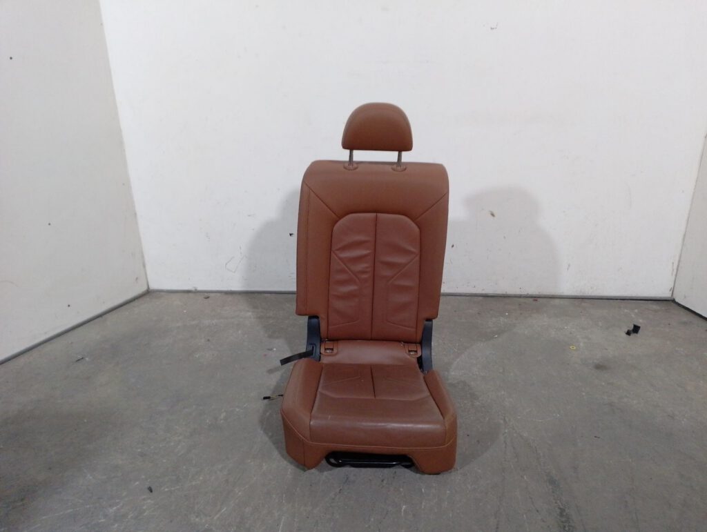 Audi Q3 F3 Rücksitz rechts OEM 83A885406N