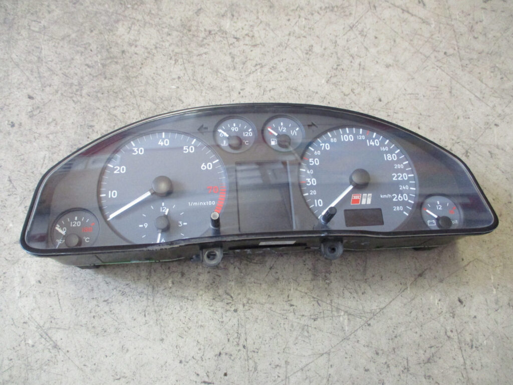 Audi S4 B5 8D combiné d’instruments OEM 8D0919880PX