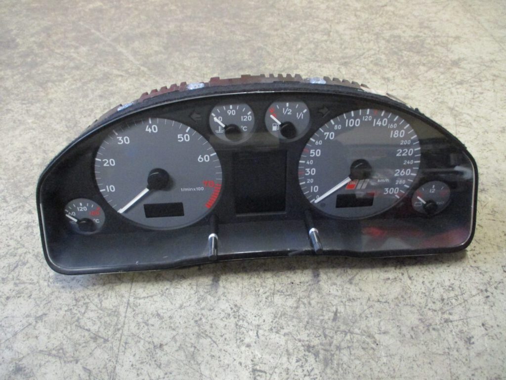 Audi S6 A6 C5 4B Kombiinstrument OEM 4B0920930P