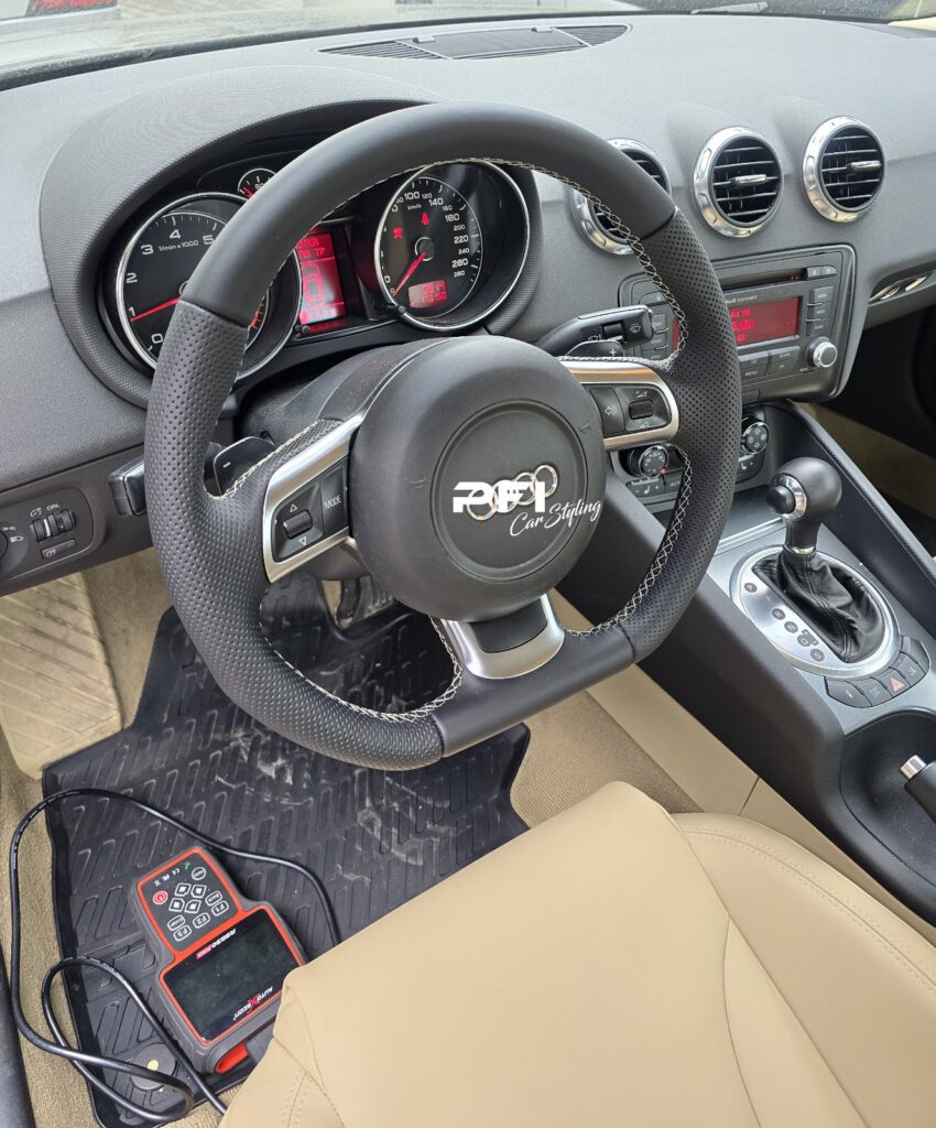 Audi TT 8J Steering Wheel