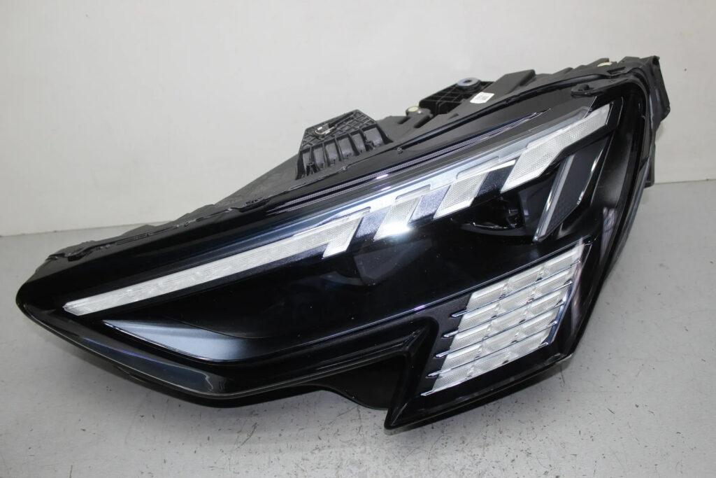 Audi A3 8Y Matrix LED phare gauche OEM 8Y0941035F