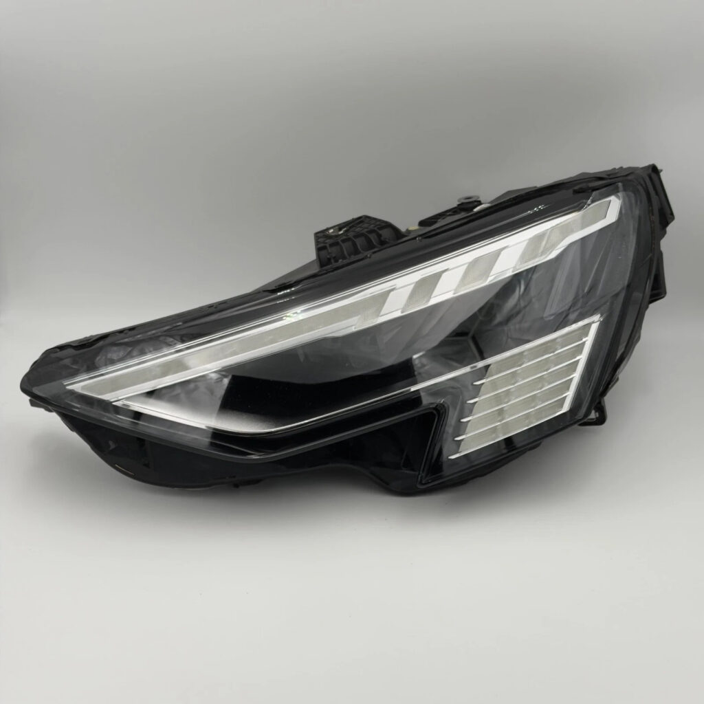 Audi A3 8Y Matrix LED phare gauche OEM 8Y0941035