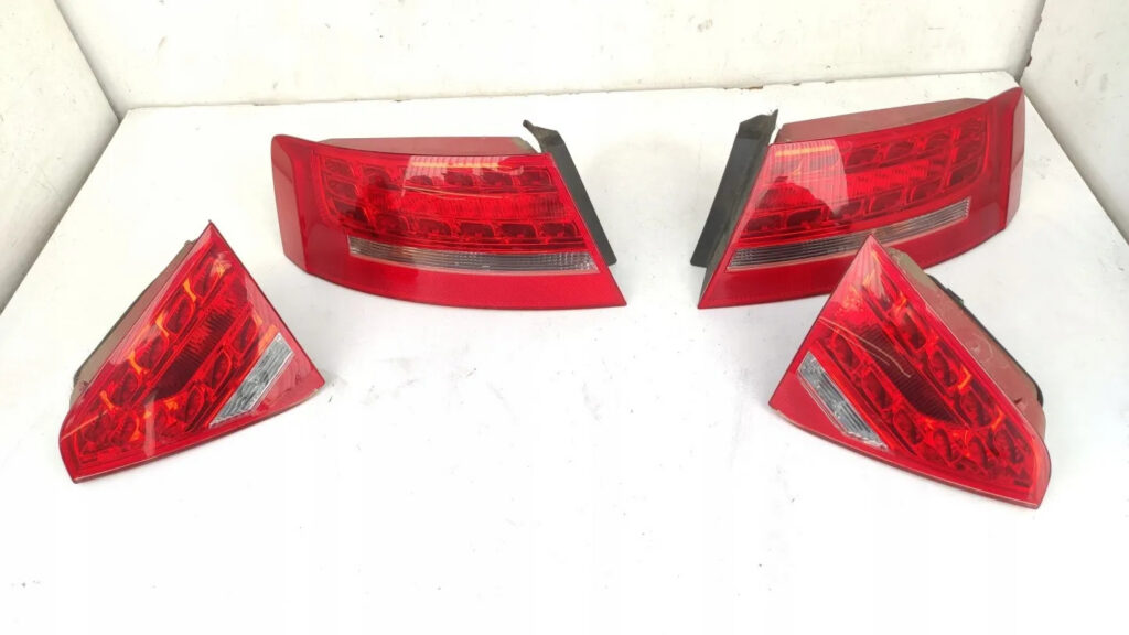 Audi A5 B8 8T Rückleuchtenset links und rechts OEM 8T8945095D