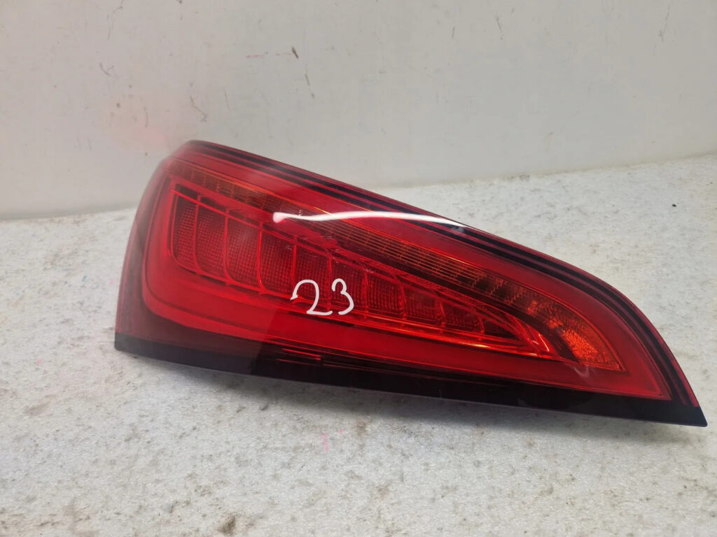 Audi Q5 8R feu arrière gauche OEM 8R0945093C
