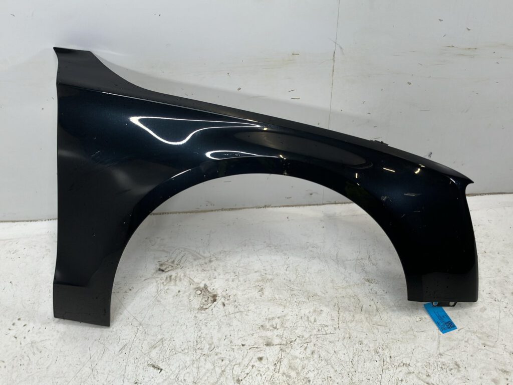 Audi A8 D4 4H Kotflügel vorne links OEM 4H0821105B