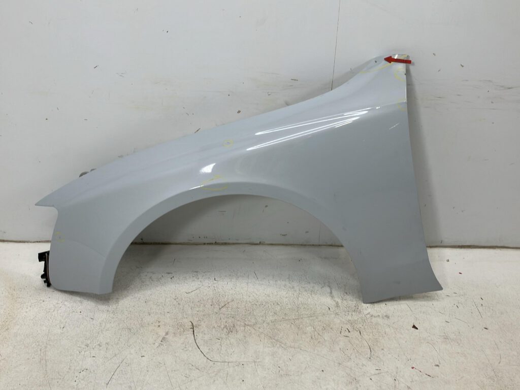 Audi A5 B8 8T Kotflügel vorne links OEM 8T0821105J
