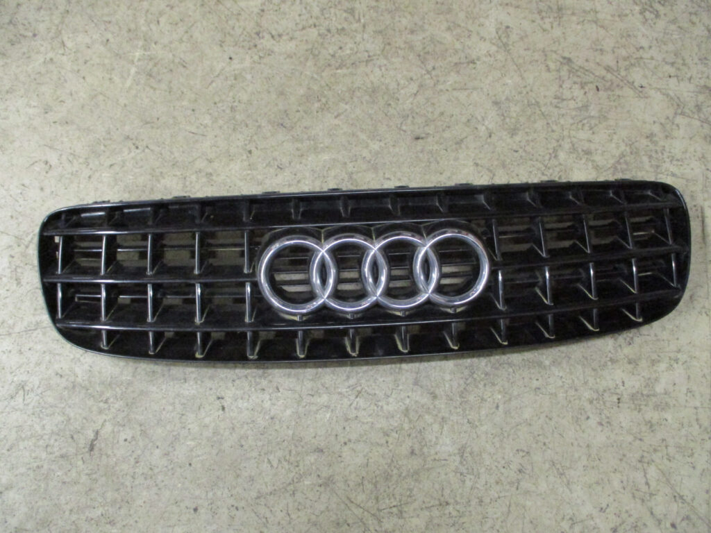 Audi TT 8N Kühlergrill OEM 8N0853653B