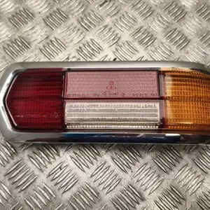 Mercedes feu arrière droit
