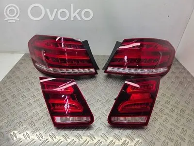 Mercedes Classe E W212 ensemble de feux arrière gauche et droit version restylée OEM A2129060803