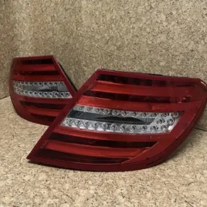 Mercedes Classe C W204 ensemble de feux arrière gauche et droit LED version restylée OEM A2048205464