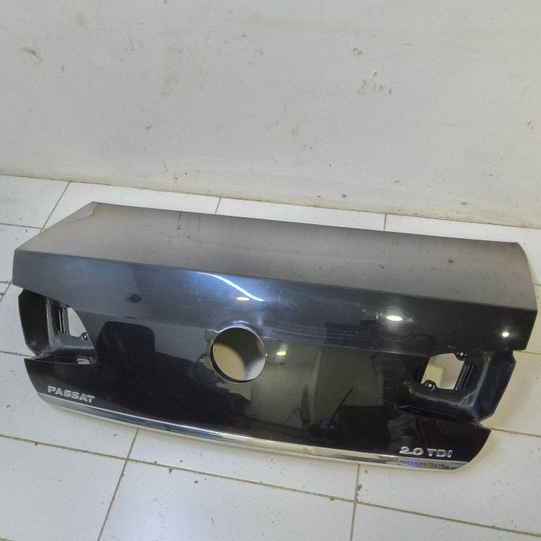 Volkswagen Passat B7 Rear Trunk Lid