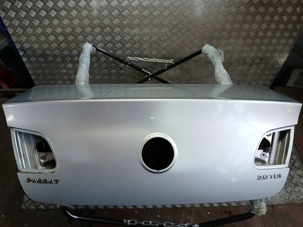 Volkswagen Passat B6 Rear Trunk Lid