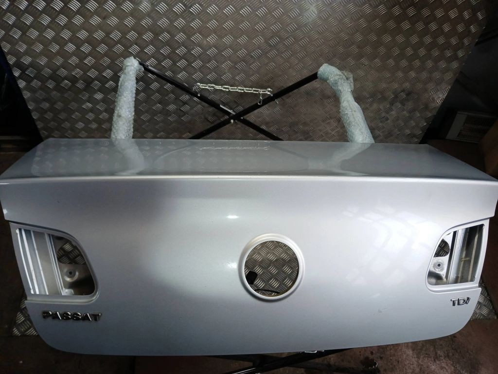 Volkswagen Passat B6 Rear Trunk Lid
