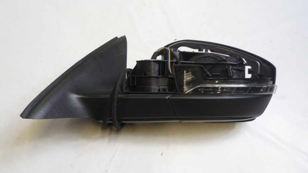 Skoda Octavia III / 5E Left Side Mirror