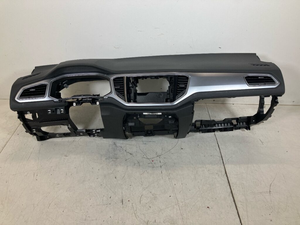 Volkswagen T-Roc A11 Front Dashboard