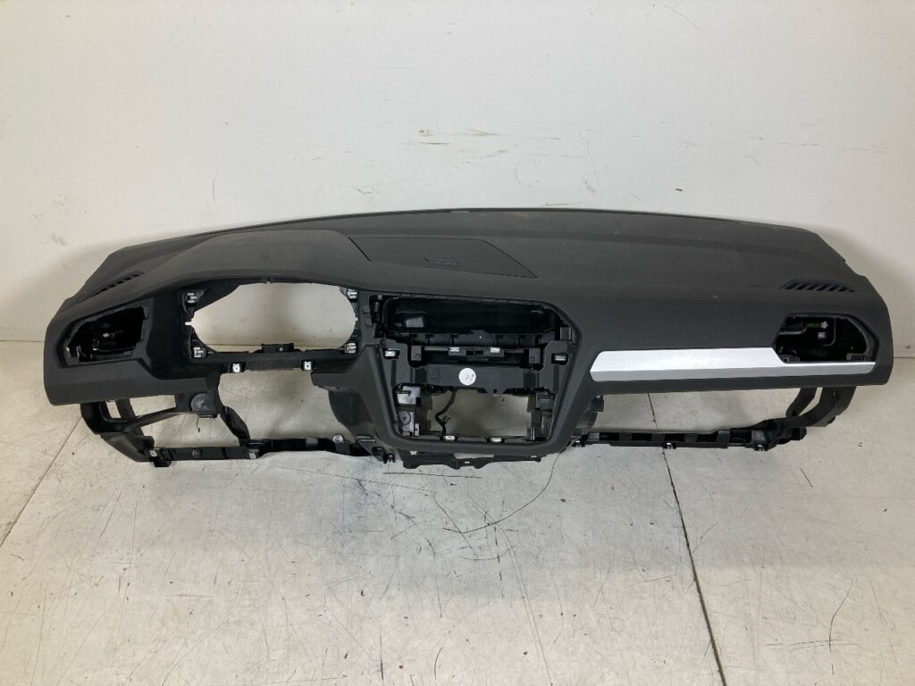 Volkswagen Tiguan II / AD Front Dashboard OEM 5NB857003F