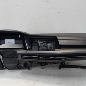 Volkswagen Golf VIII / CD Front Dashboard
