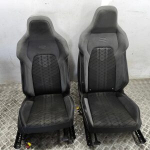 Volkswagen Golf VIII / CD Seat Set