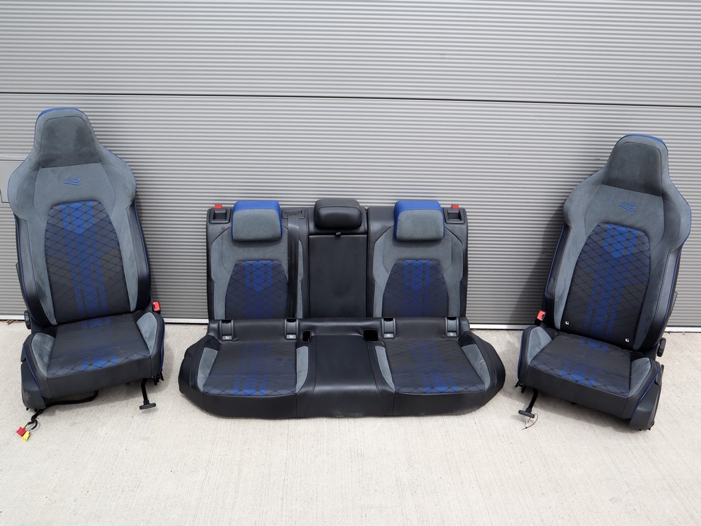 Volkswagen Golf VIII / CD Seat Set