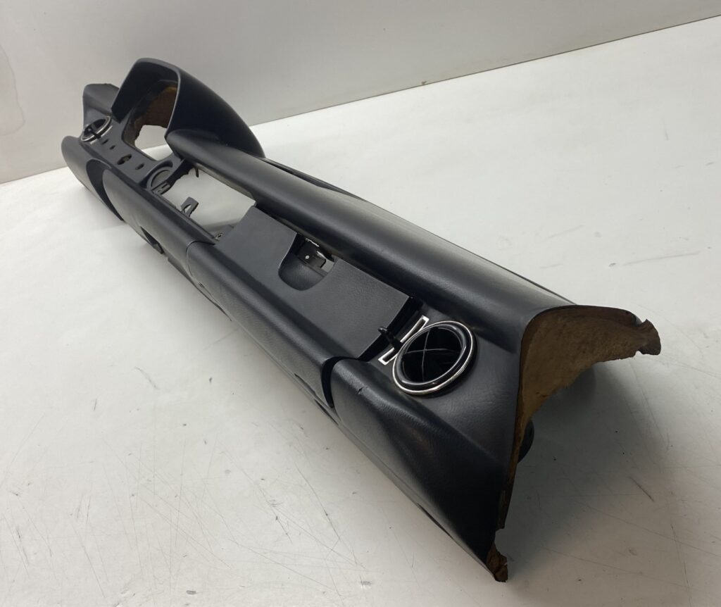 Mercedes W114 / W115 Dashboard Black