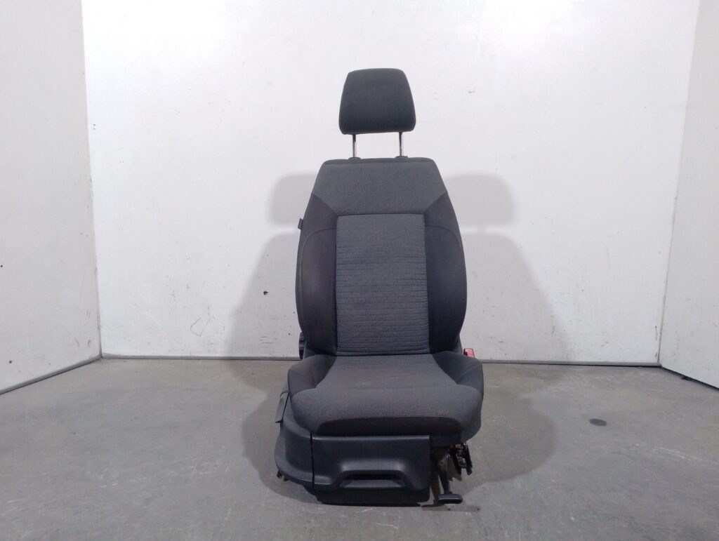 Volkswagen Polo V / 6R Front Right Seat Black