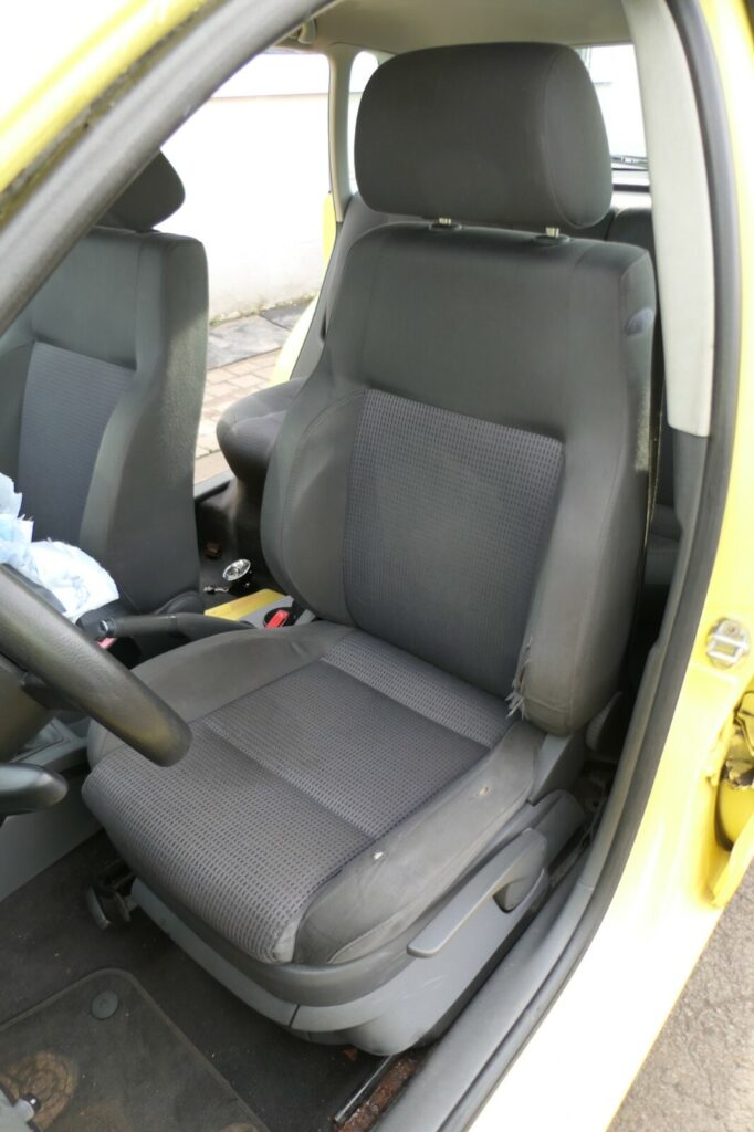 Volkswagen Caddy 2K Front Seat Pair