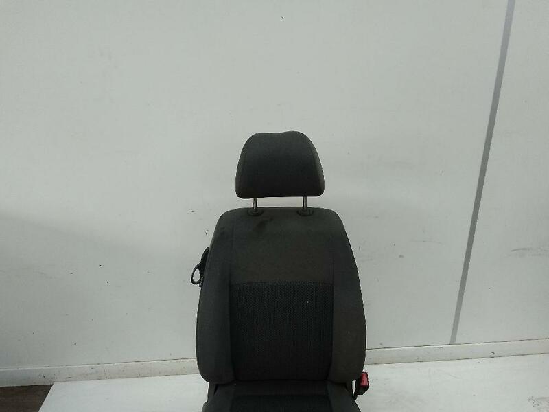 Volkswagen Amarok Front Right Seat