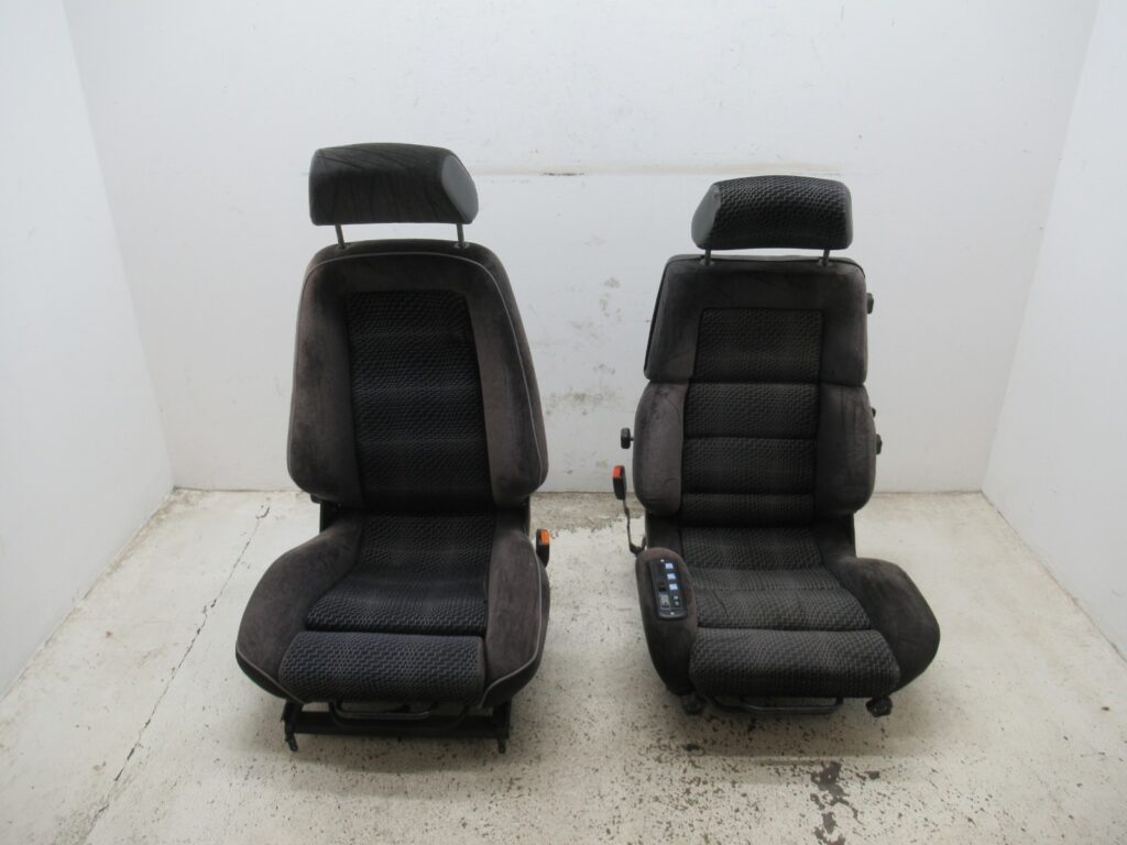 Volkswagen Golf II / 19E Front Seat Pair