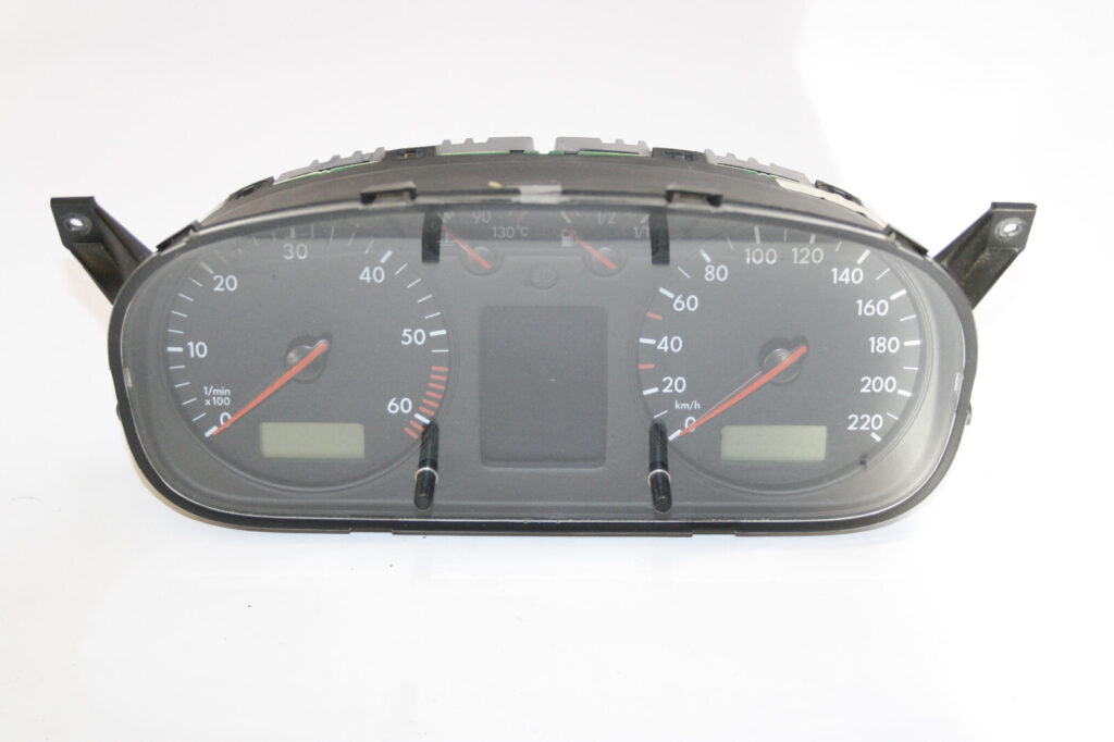 Volkswagen Transporter / Multivan T4 Instrument Cluster OEM 7D0920841