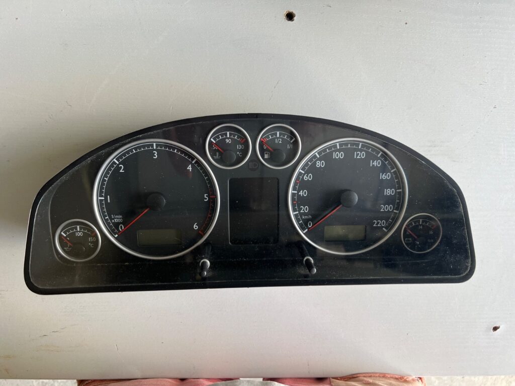 Volkswagen Transporter / Multivan T5 Instrument Cluster OEM 7H5920870L