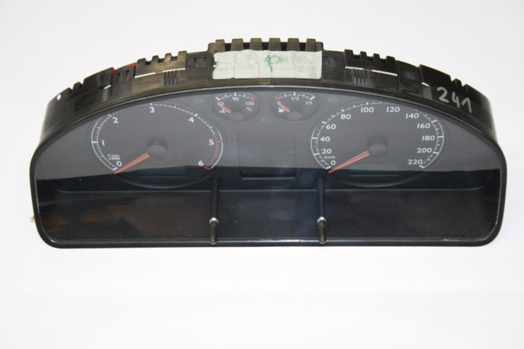 Volkswagen Transporter / Multivan T5 Instrument Cluster OEM 7H5920870Q