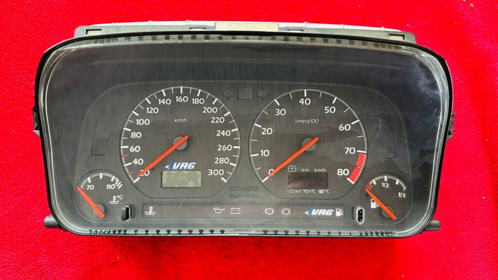 Volkswagen Golf III Instrument Cluster OEM 1H6919033E