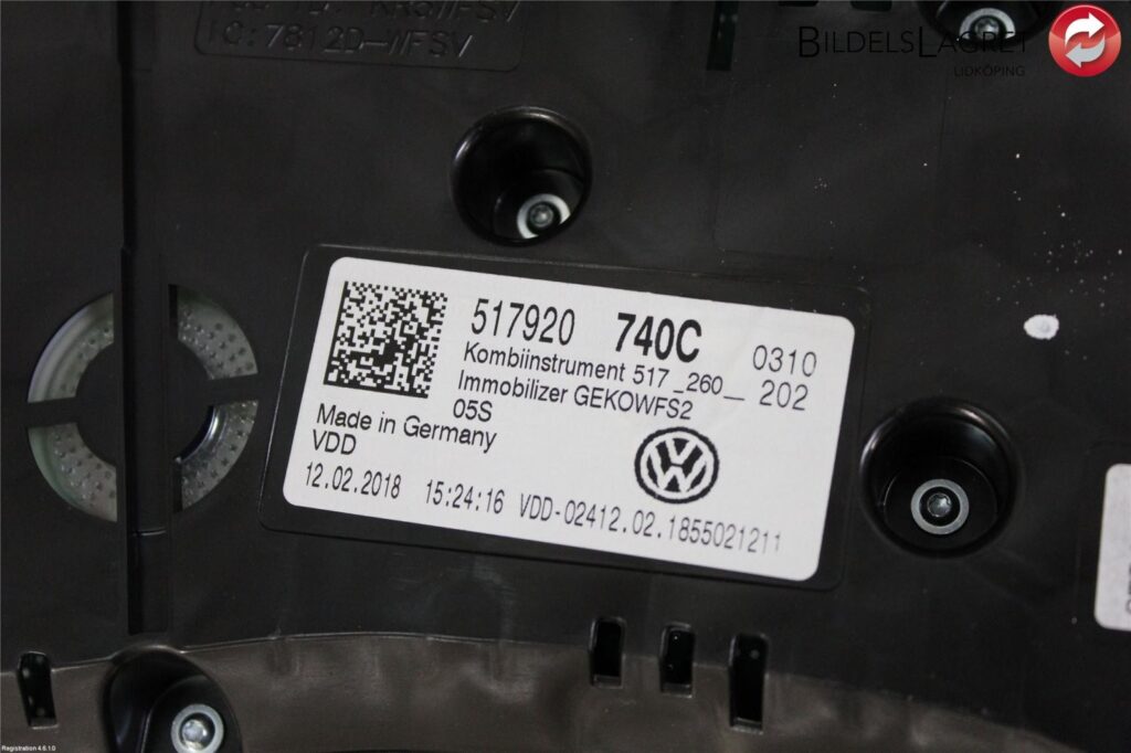 Volkswagen Golf Sportsvan Instrument Cluster OEM 517920740C
