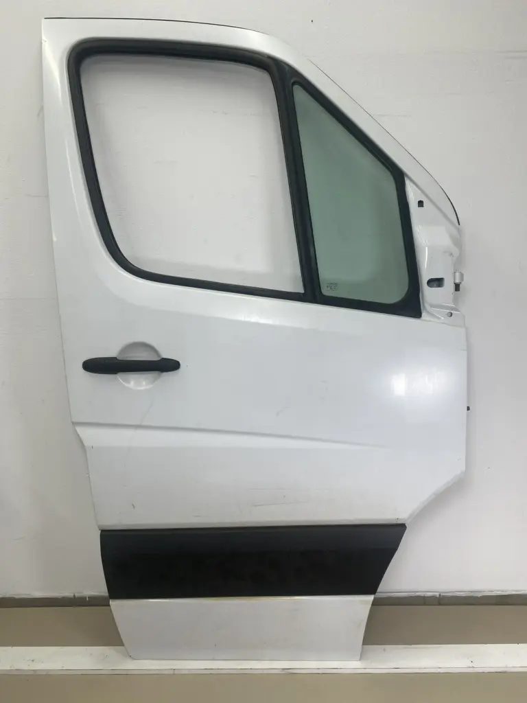 Mercedes Sprinter 906 Front Right Door Arctic White OEM 906720010528