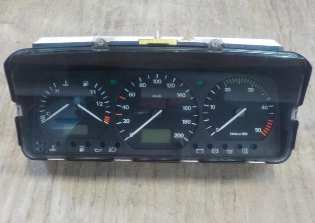 Volkswagen Transporter / Multivan T4 Instrument Cluster OEM 7D0919862G