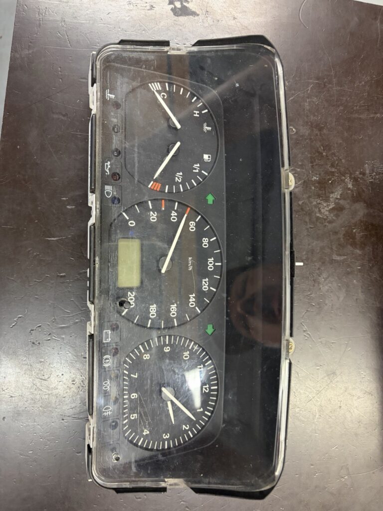 Volkswagen Transporter / Multivan T4 Instrument Cluster OEM 7D0919850H