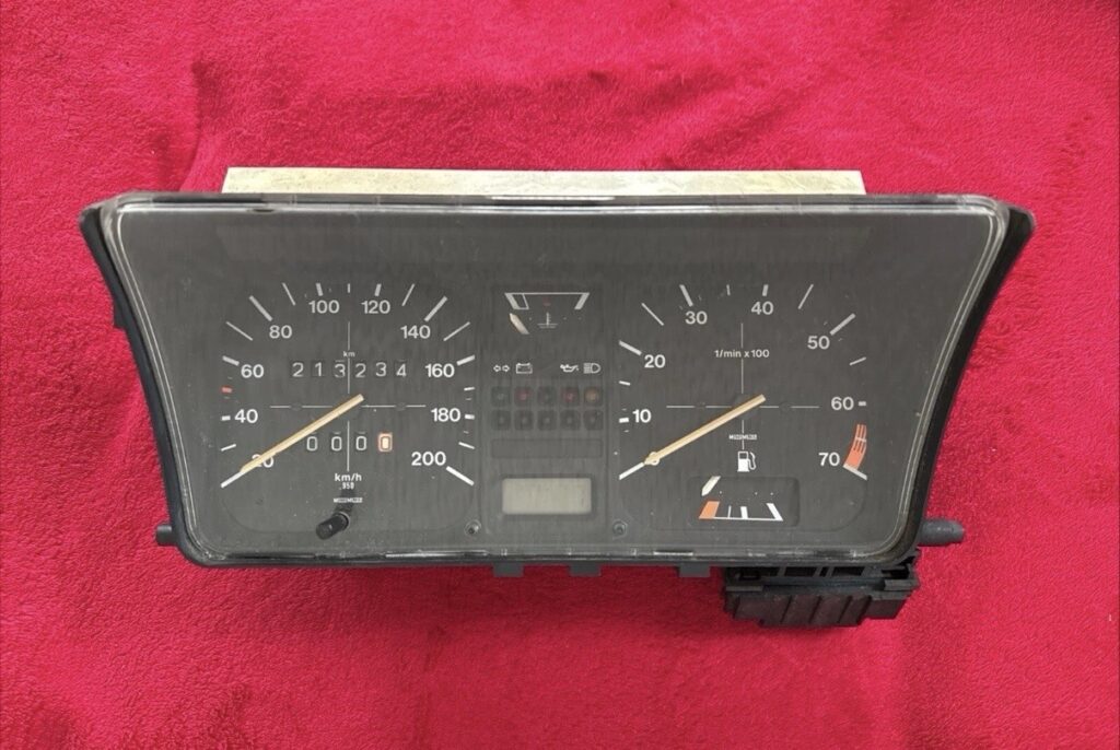 Volkswagen Golf I Instrument Cluster