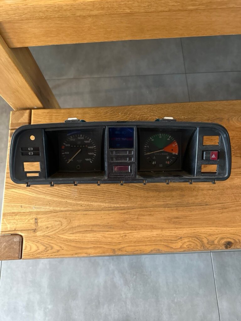 Volkswagen Transporter / Multivan T3 Instrument Cluster