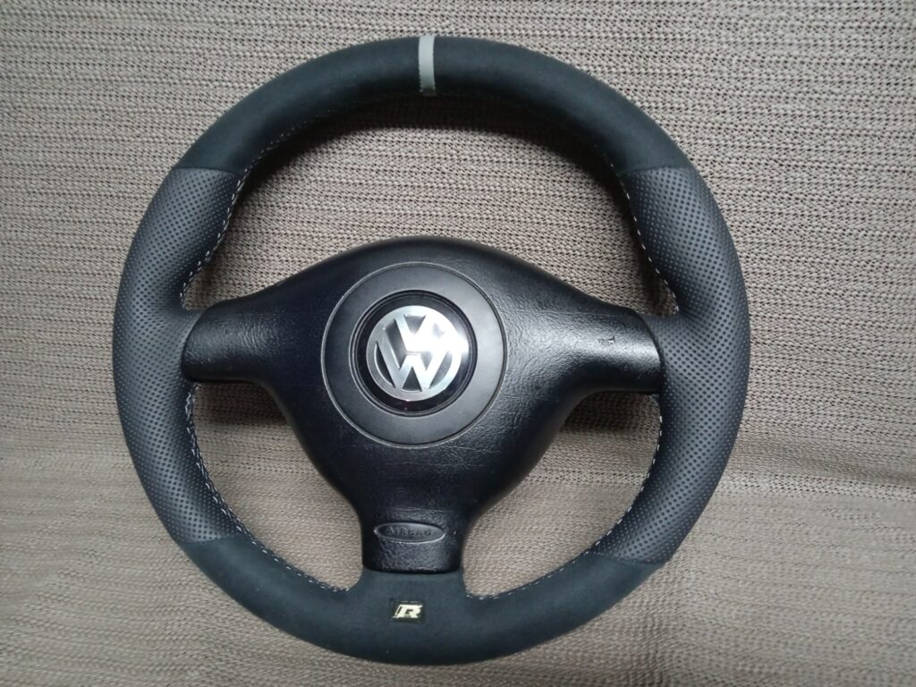 Volkswagen Golf IV / Bora / Passat Steering Wheel Black OEM 3B0419091