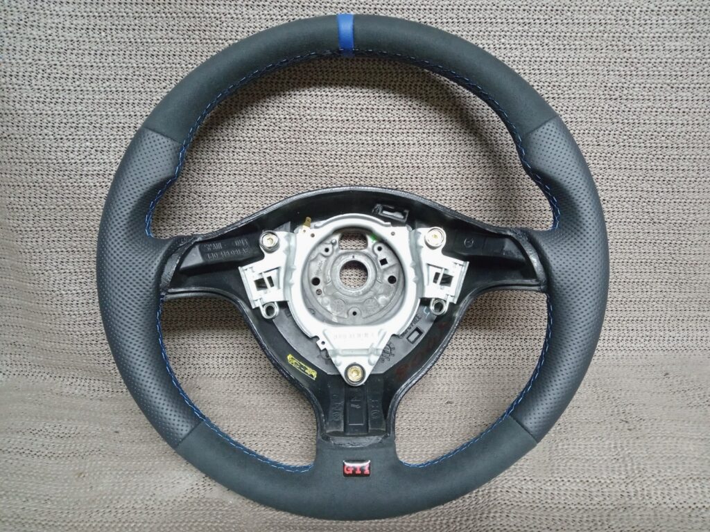 Volkswagen Golf IV / Bora / Passat Steering Wheel Black OEM 1J0419091