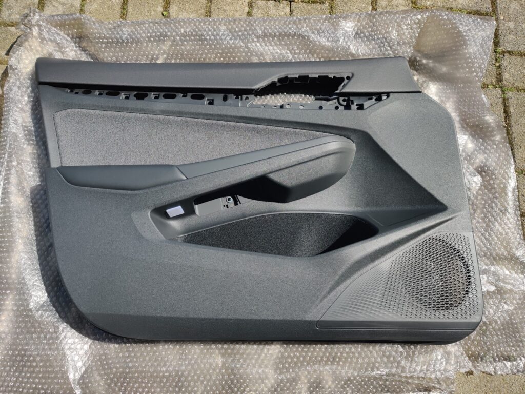 Volkswagen Golf VIII Front Left Door Panel OEM 5H1867009AQ