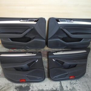 Volkswagen Passat B8 / 3G Left / Right Door Panel Set