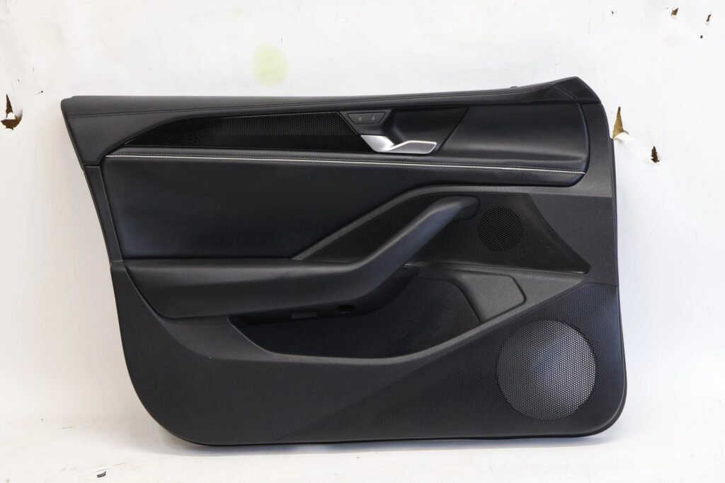 Volkswagen Passat B9 Front Left Door Panel
